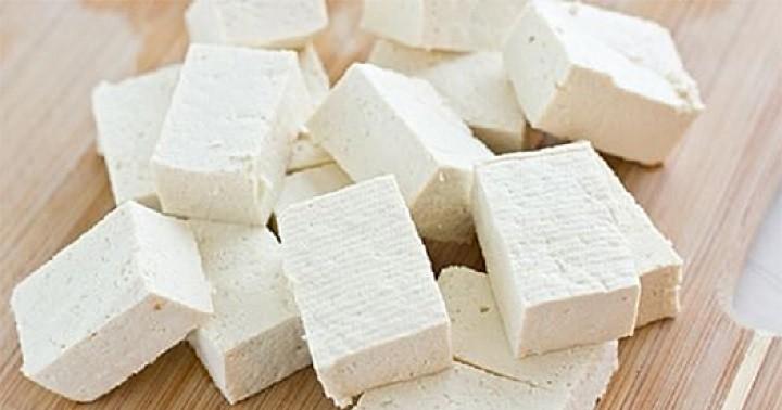 Calorías tofu.  Tofu - daño y beneficio.  Queso de soja tofu: composición.  Contraindicaciones para comer queso de soja.